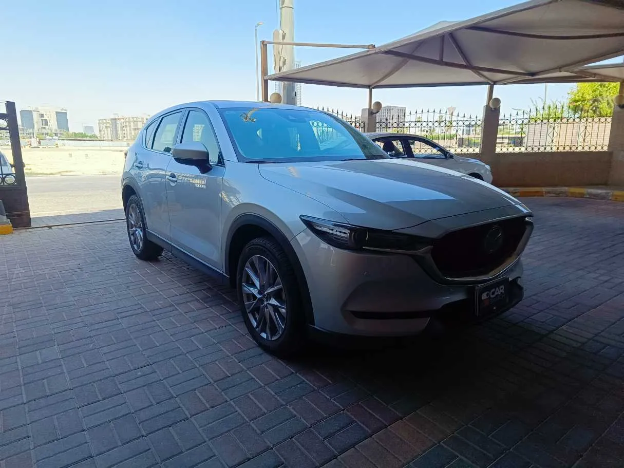 Car image 3