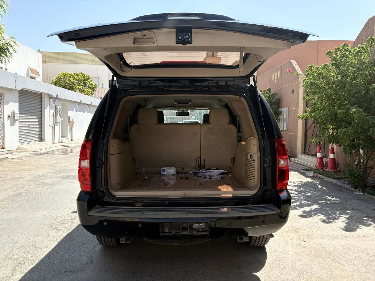 Car image 24