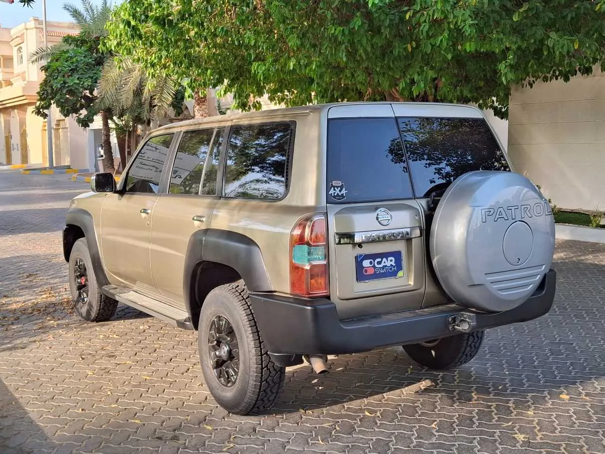 Car image 5