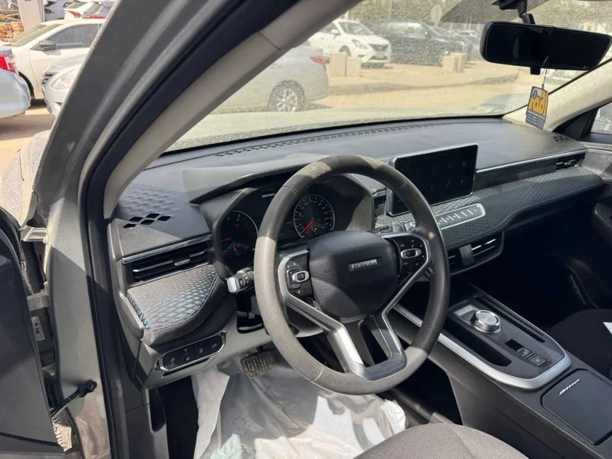 Car image 13