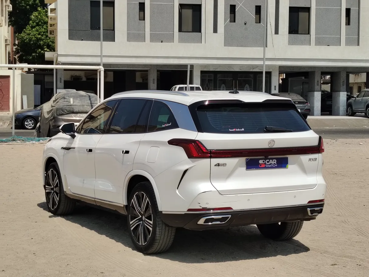 Car image 7