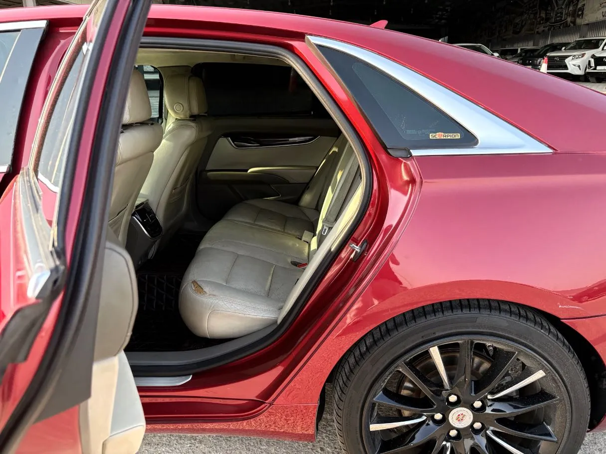 Car image 15