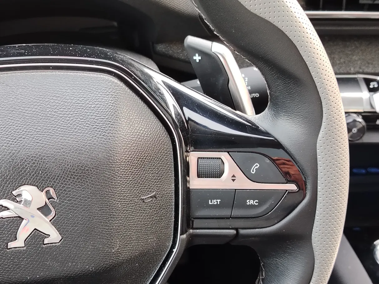 Car image 29