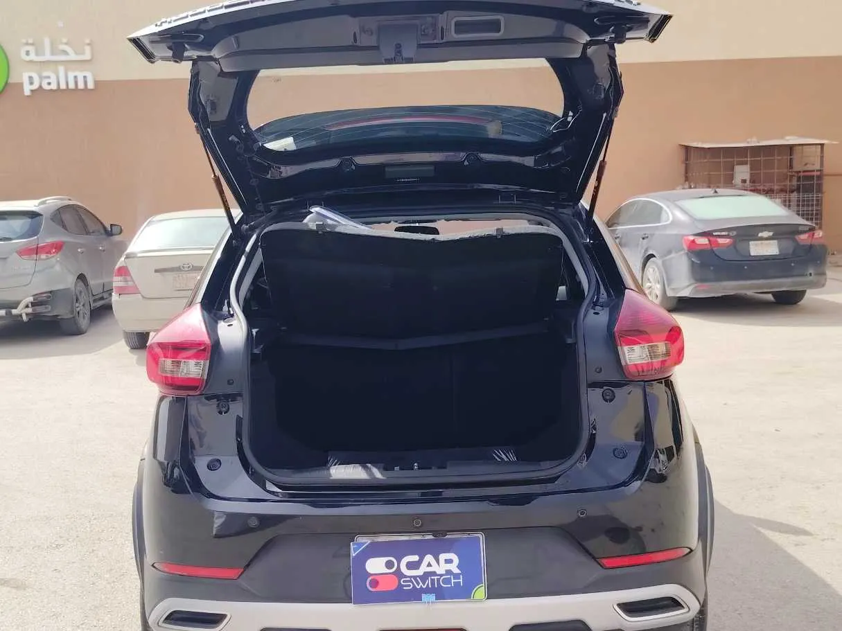 Car image 23