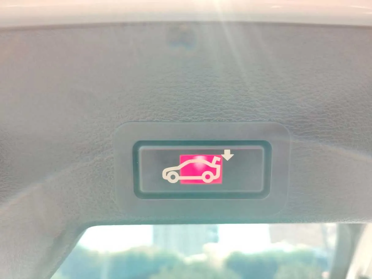 Car image 38