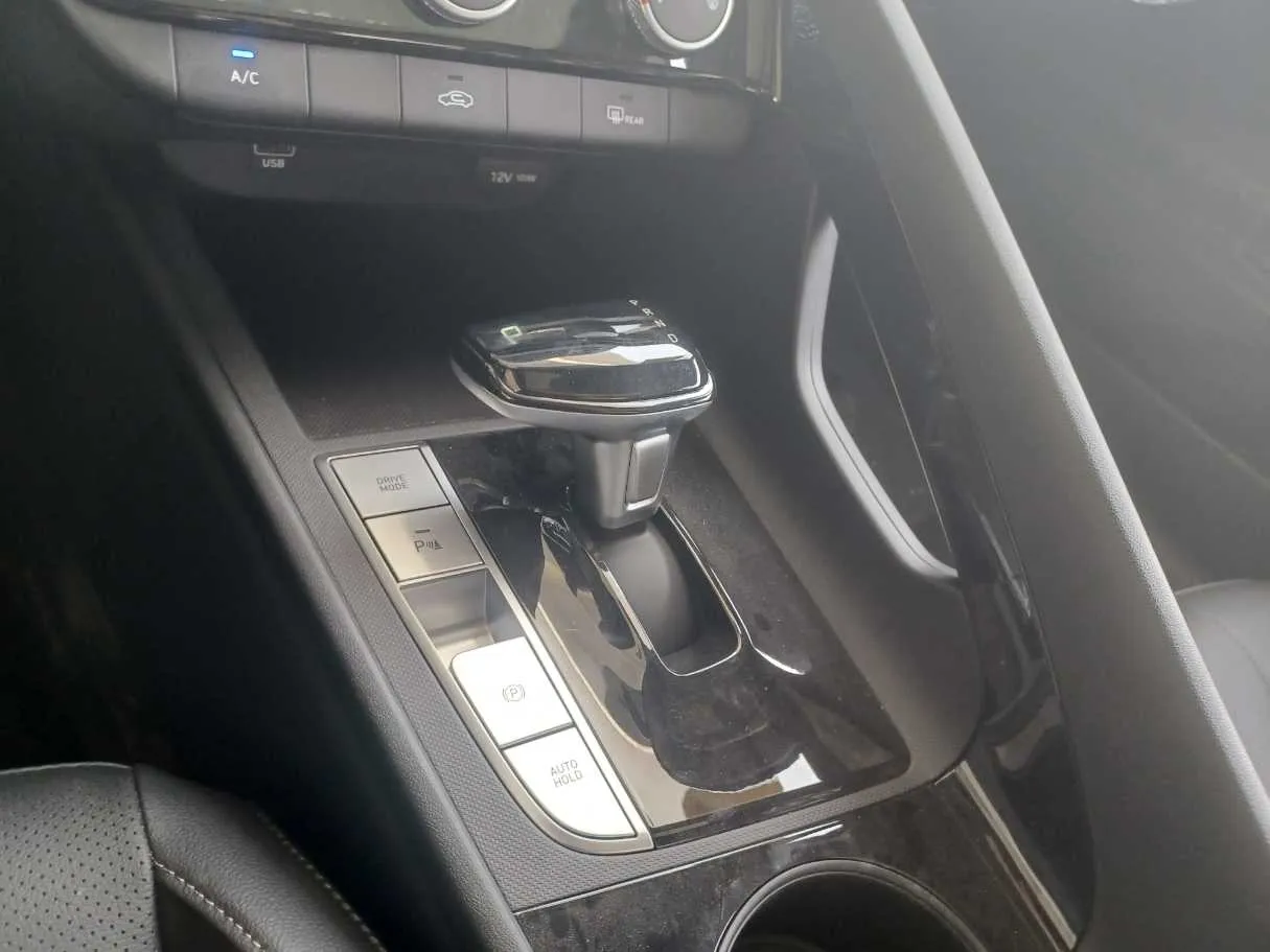 Car image 13