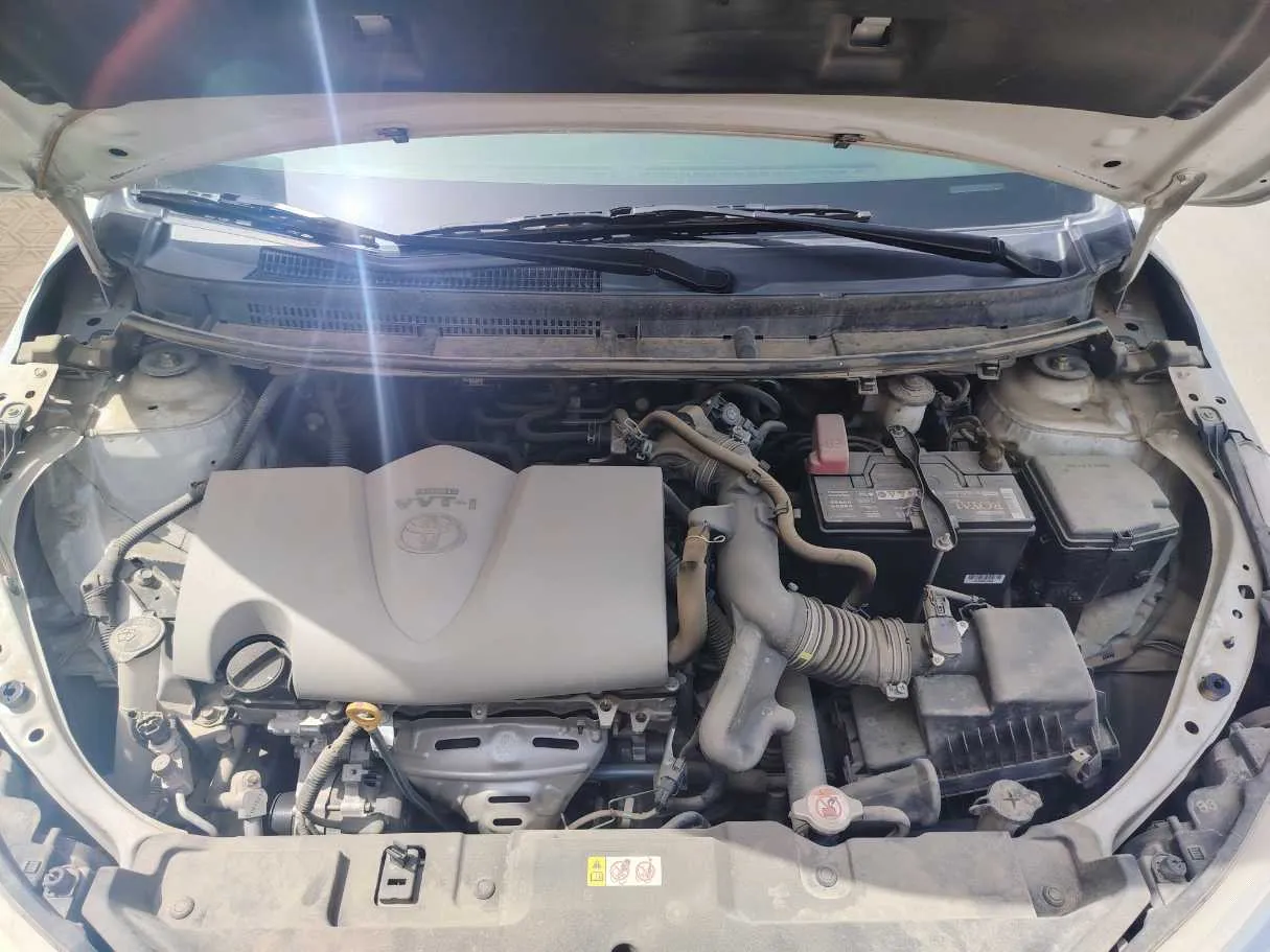 Car image 30