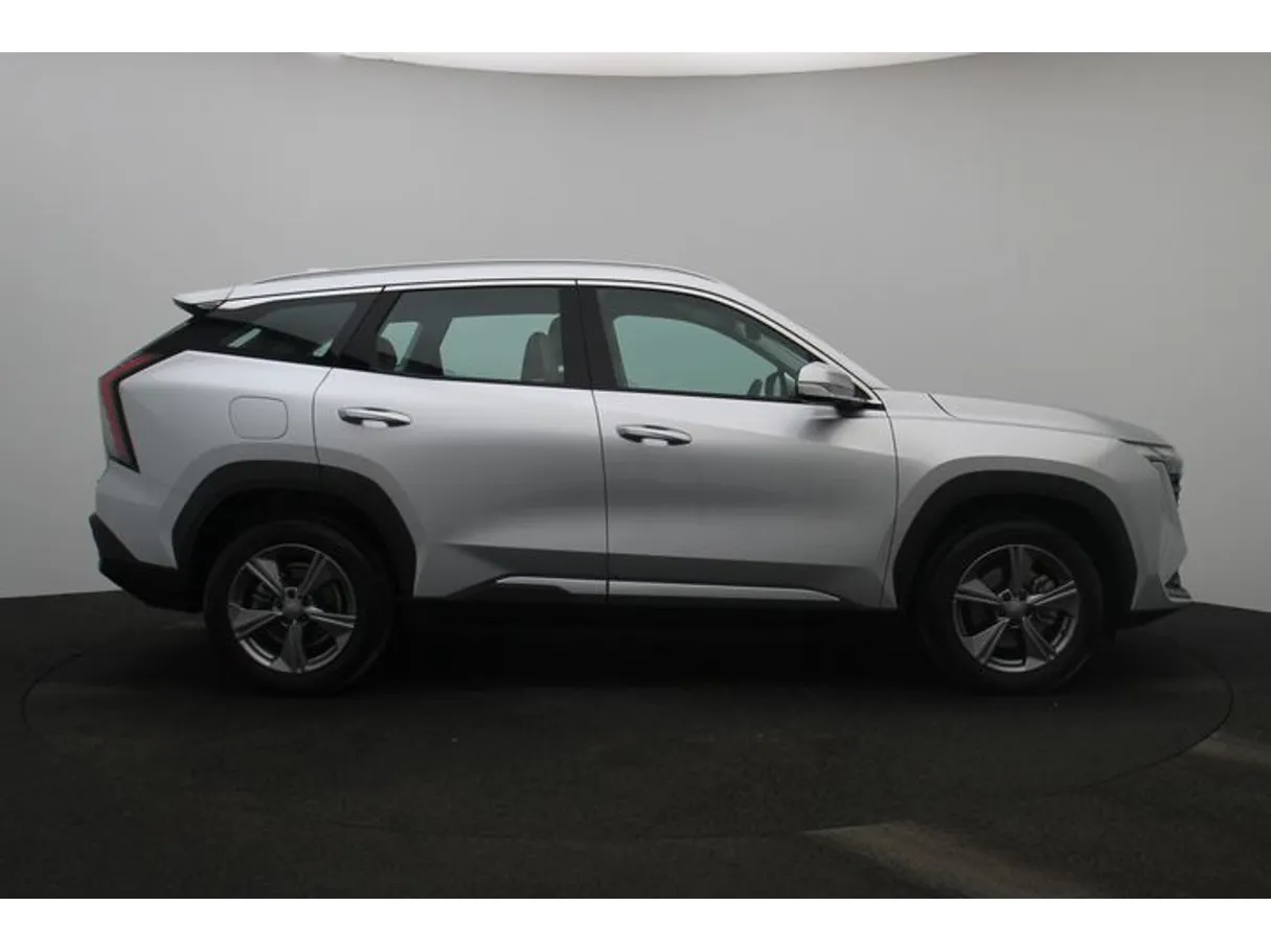 Car image 13
