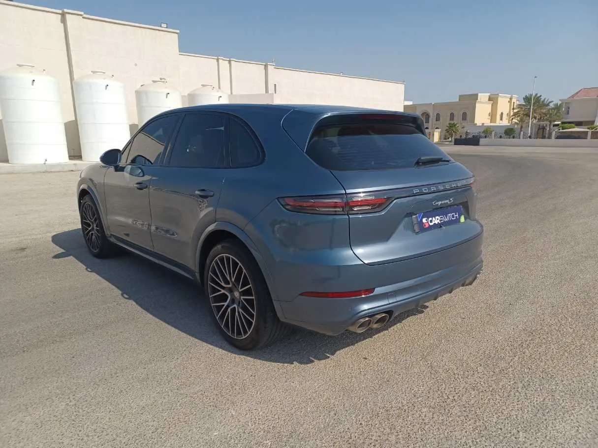Car image 7