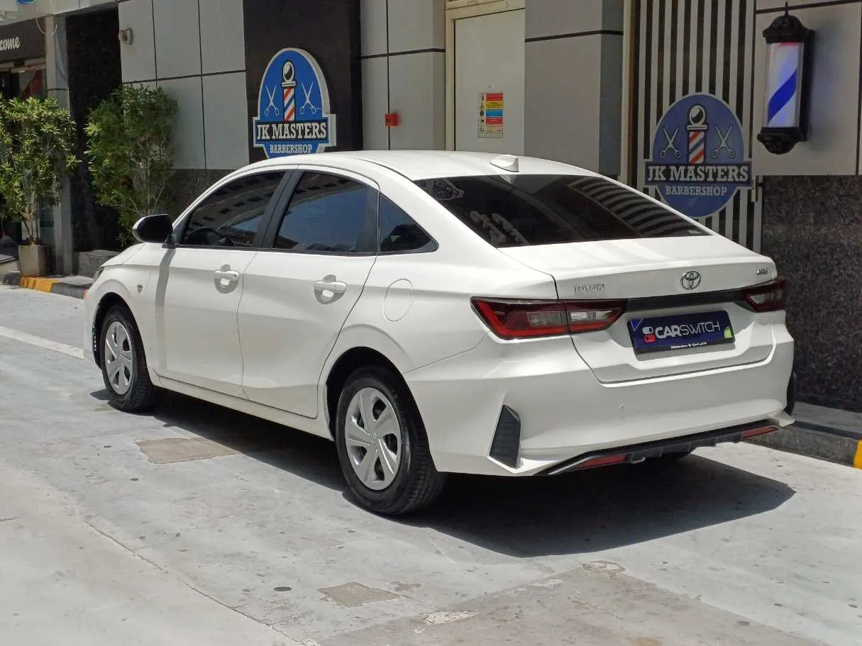 Car image 5