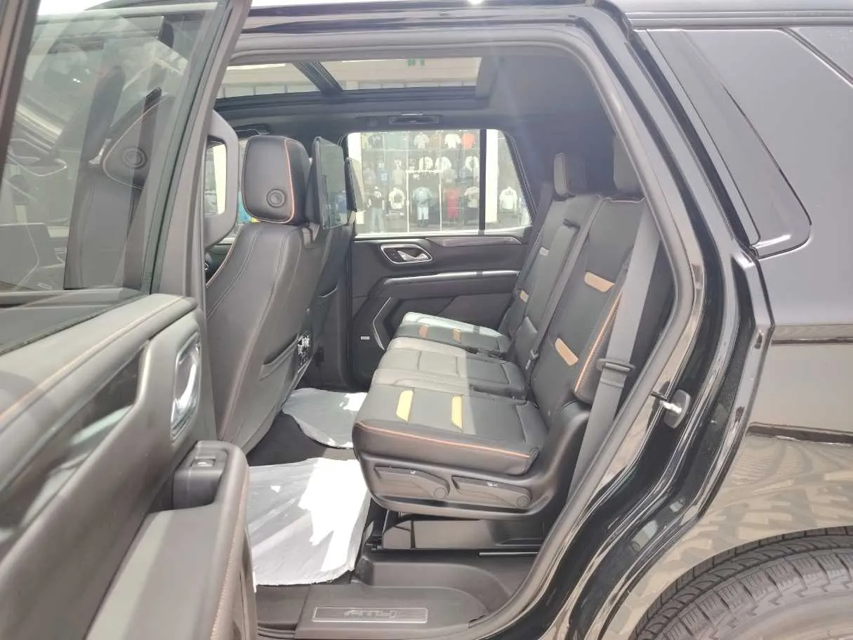 Car image 16