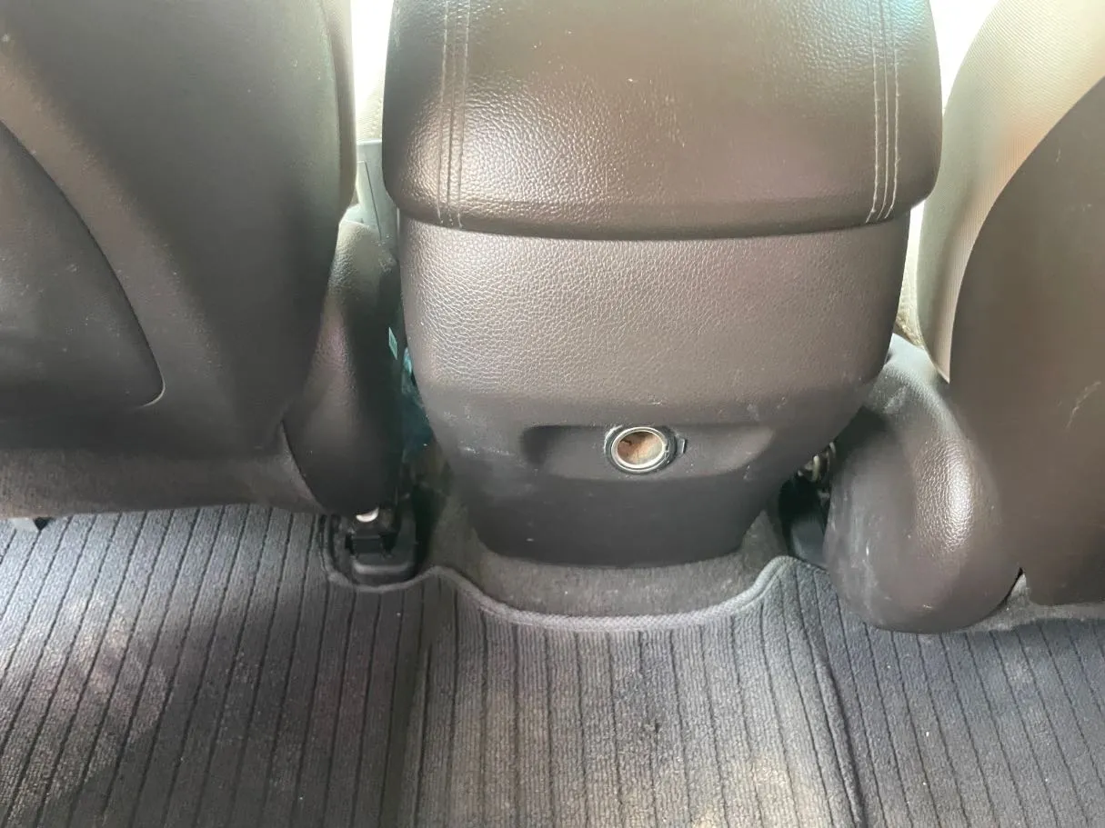 Car image 23