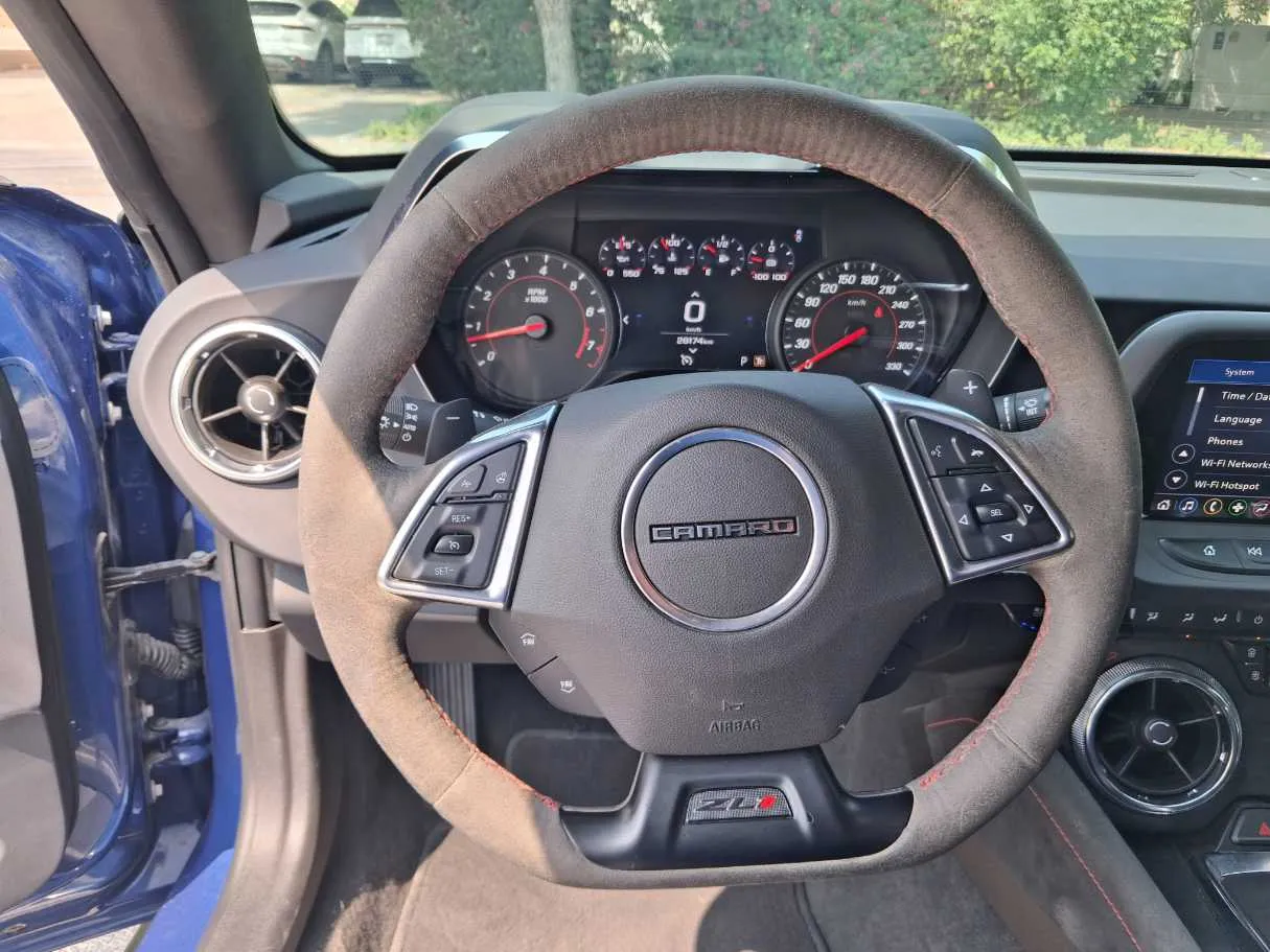 Car image 16