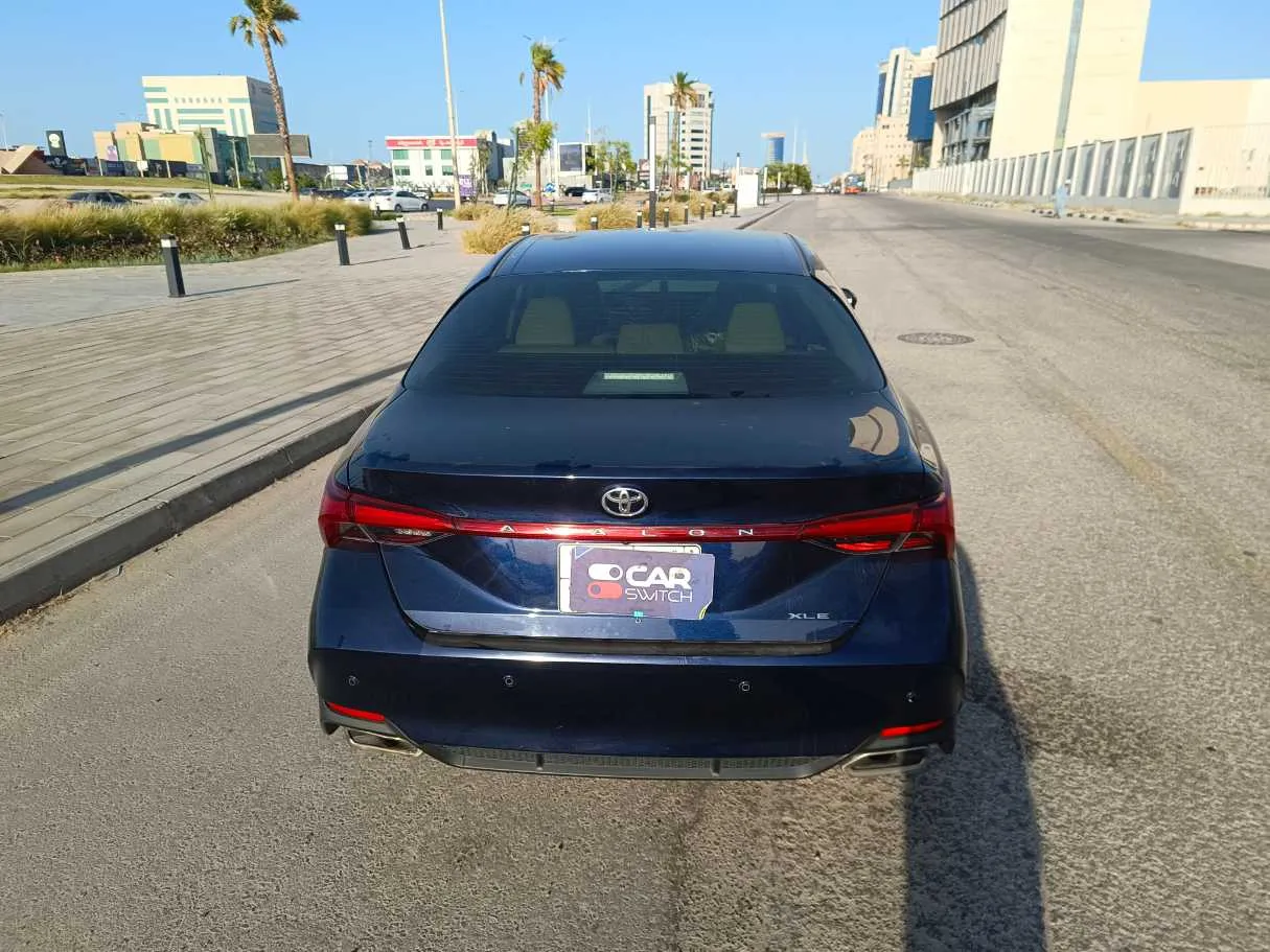 Car image 8