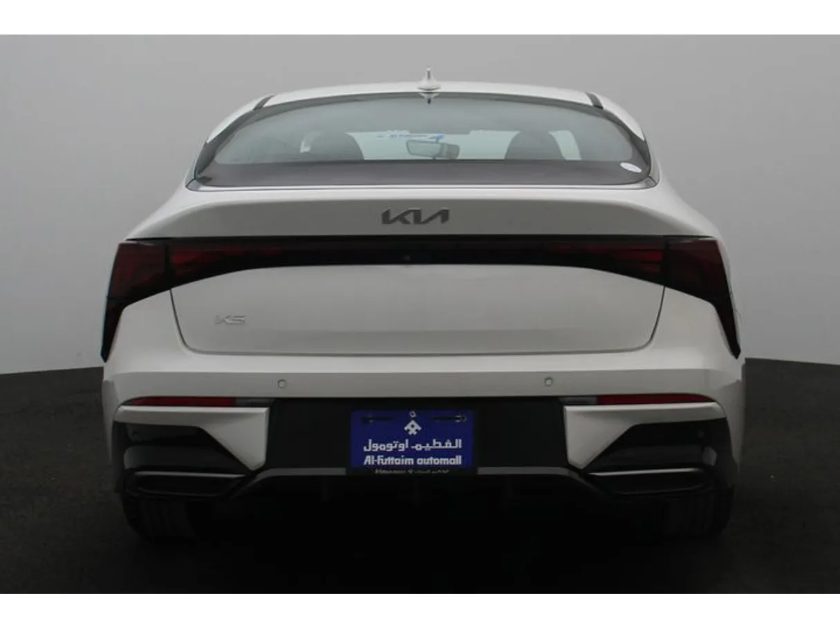 Car image 12
