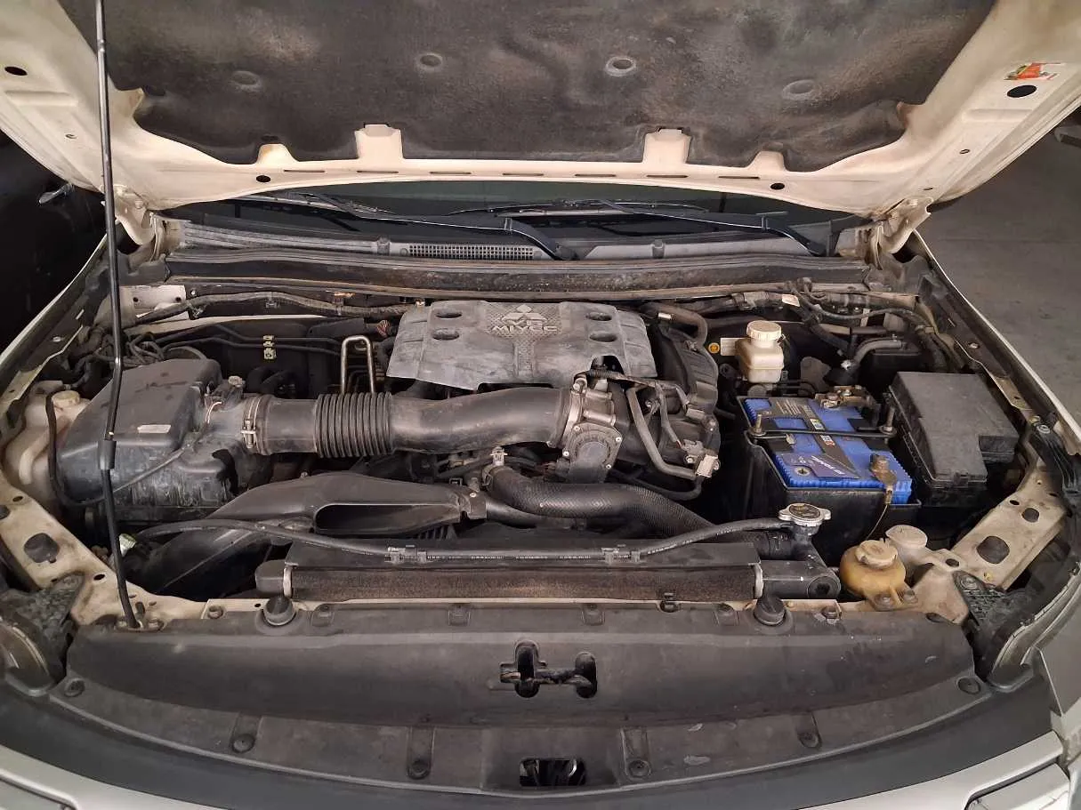 Car image 23