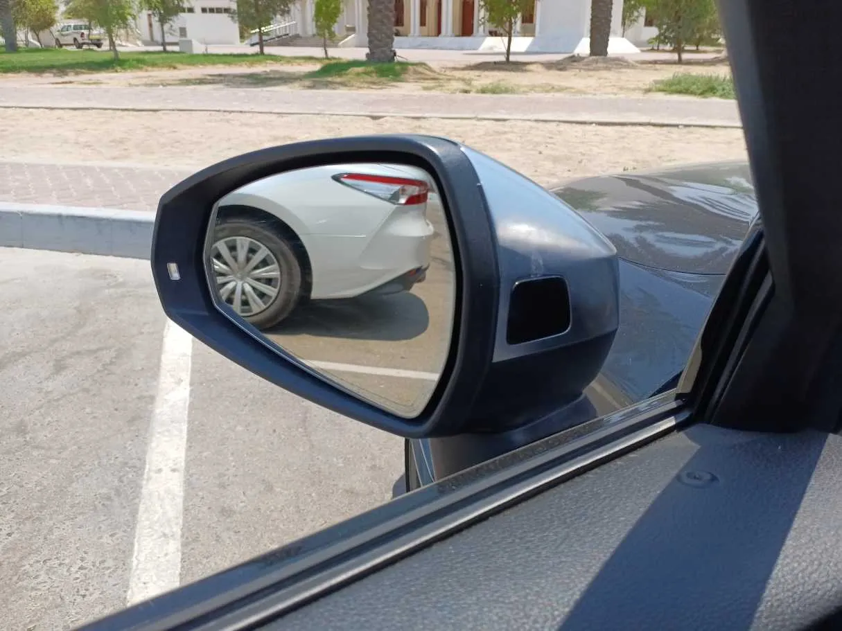 Car image 20