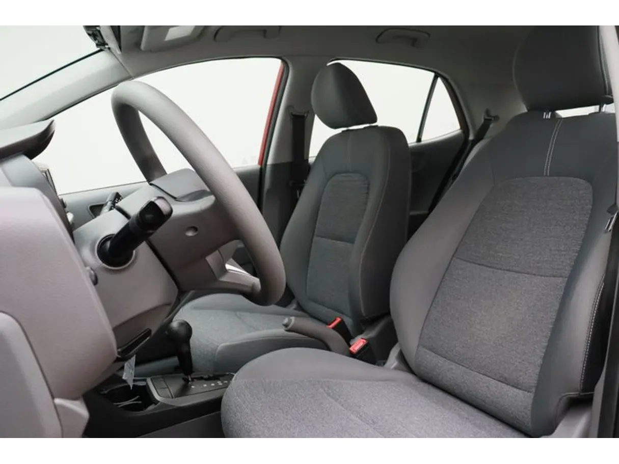 Car image 8