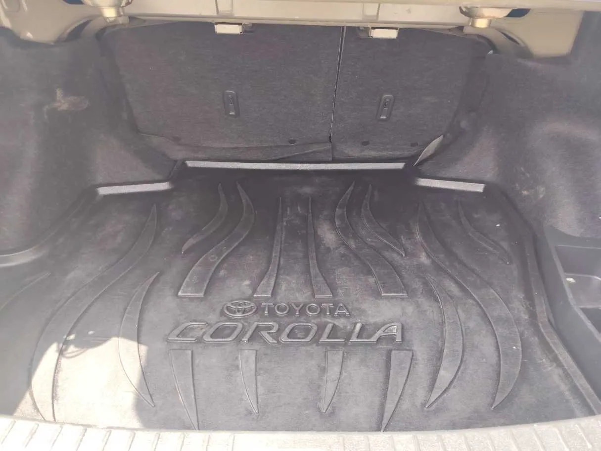 Car image 24