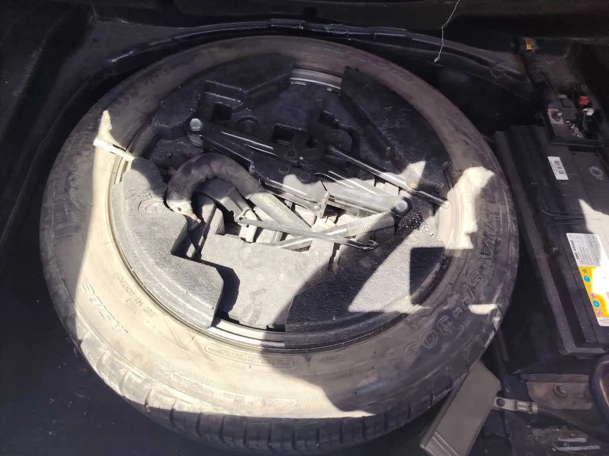 Car image 33