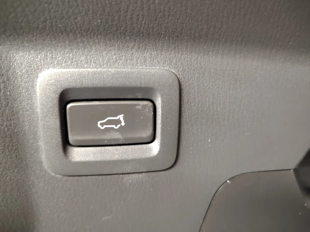 Car image 37