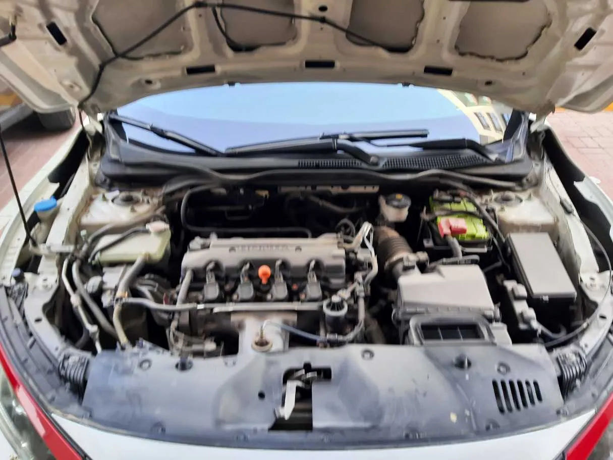 Car image 17