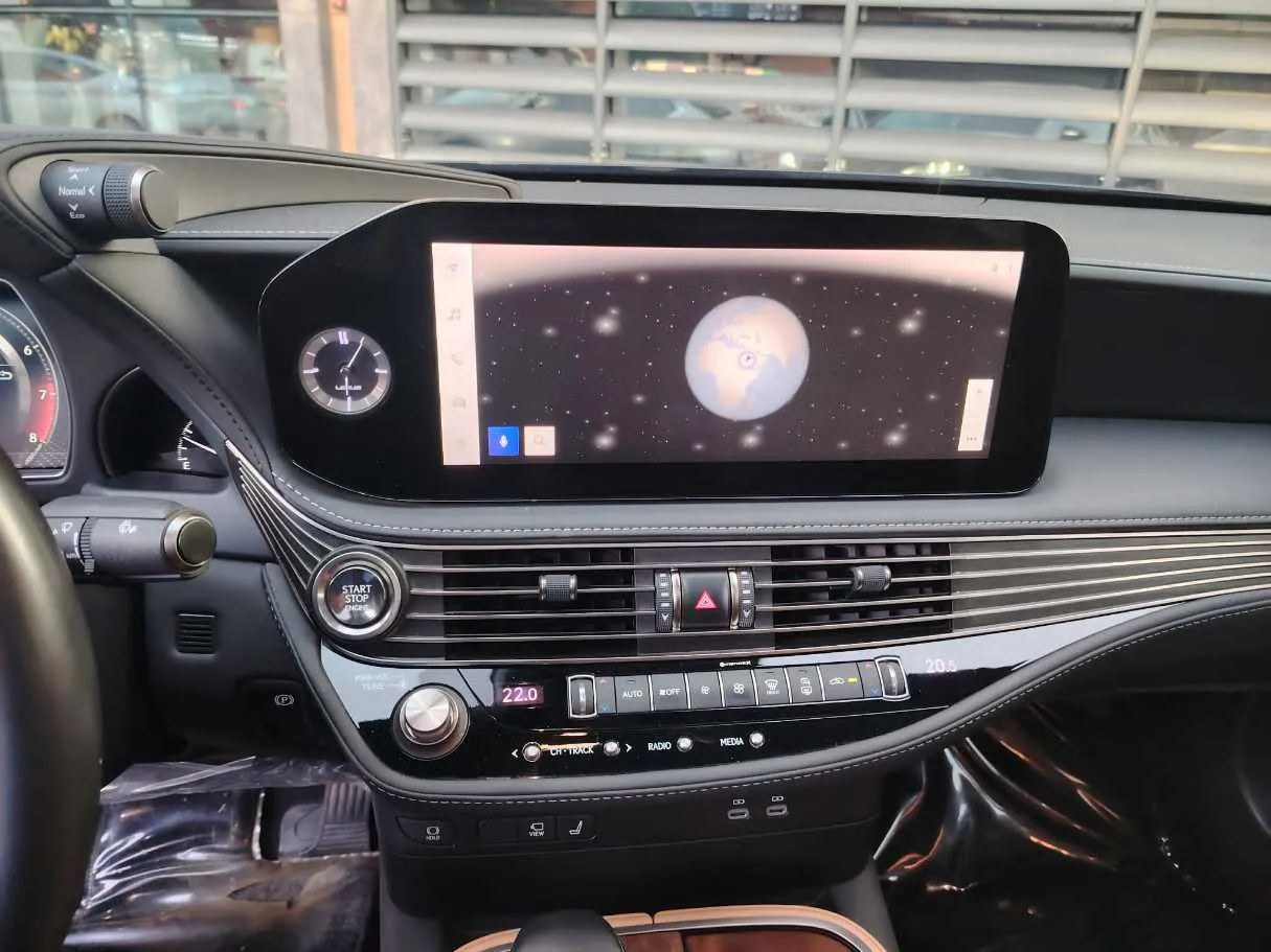 Car image 27