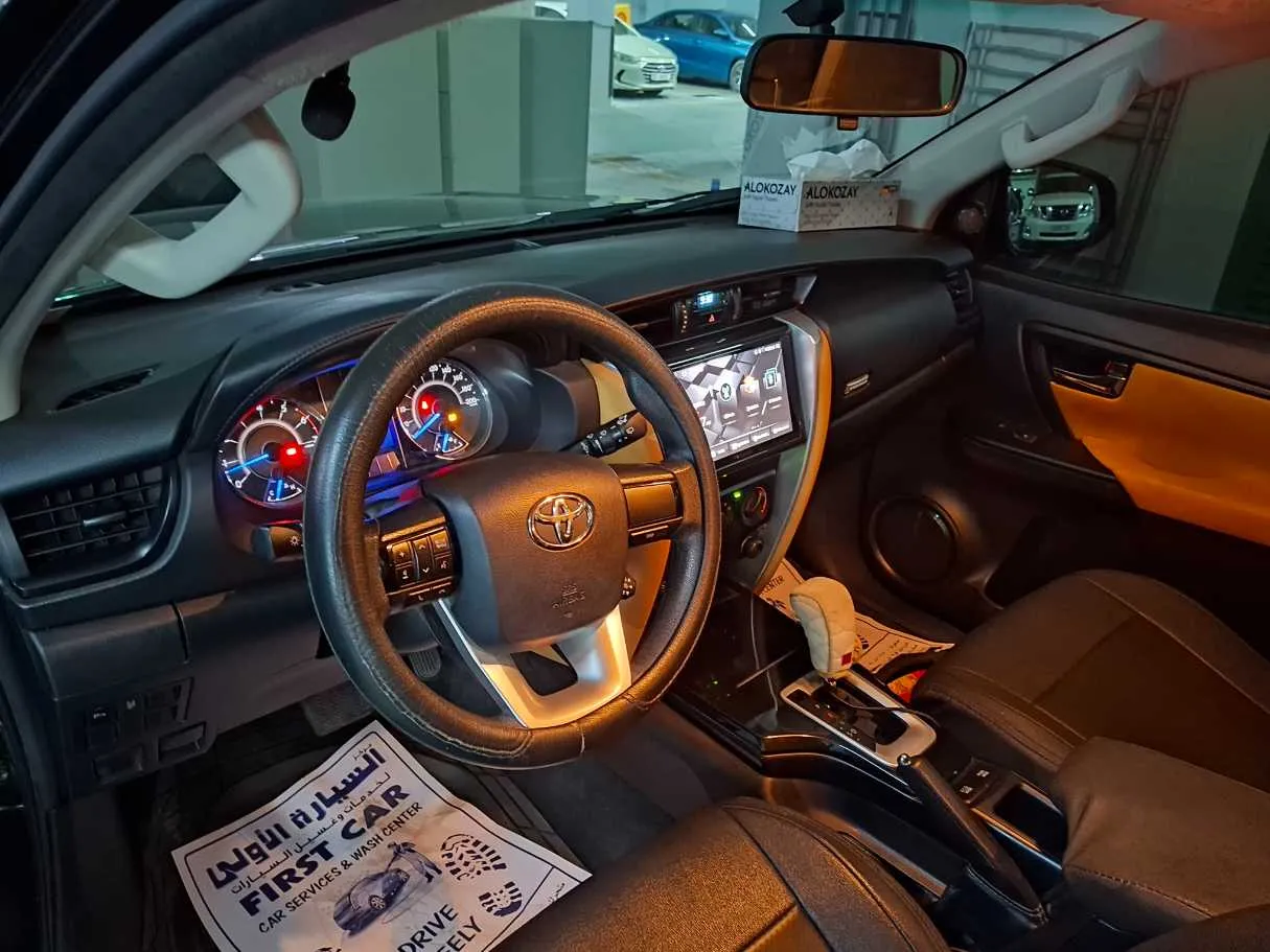 Car image 13