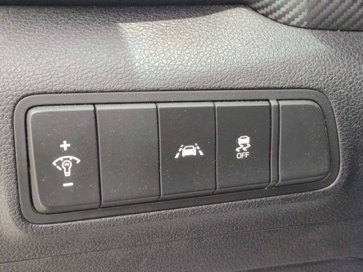 Car image 28
