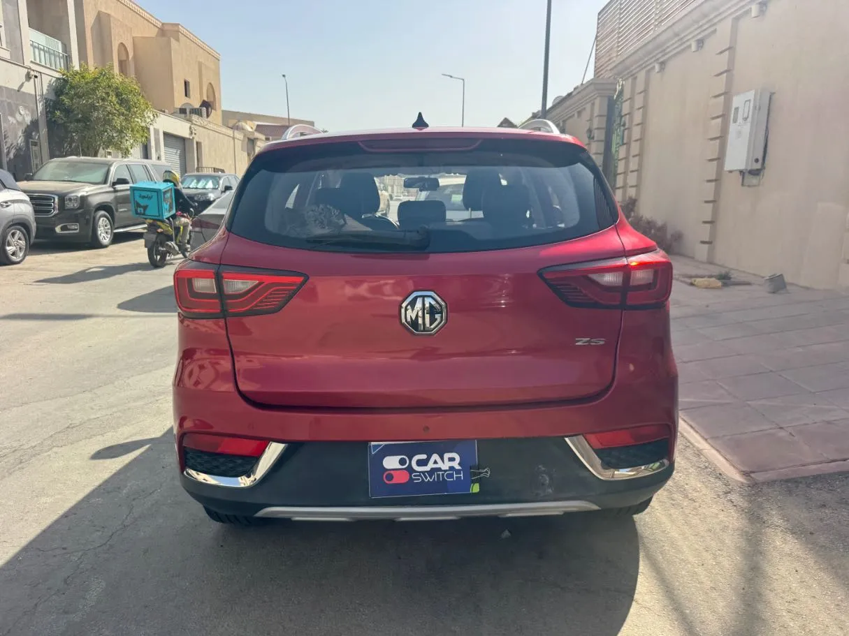 Car image 6