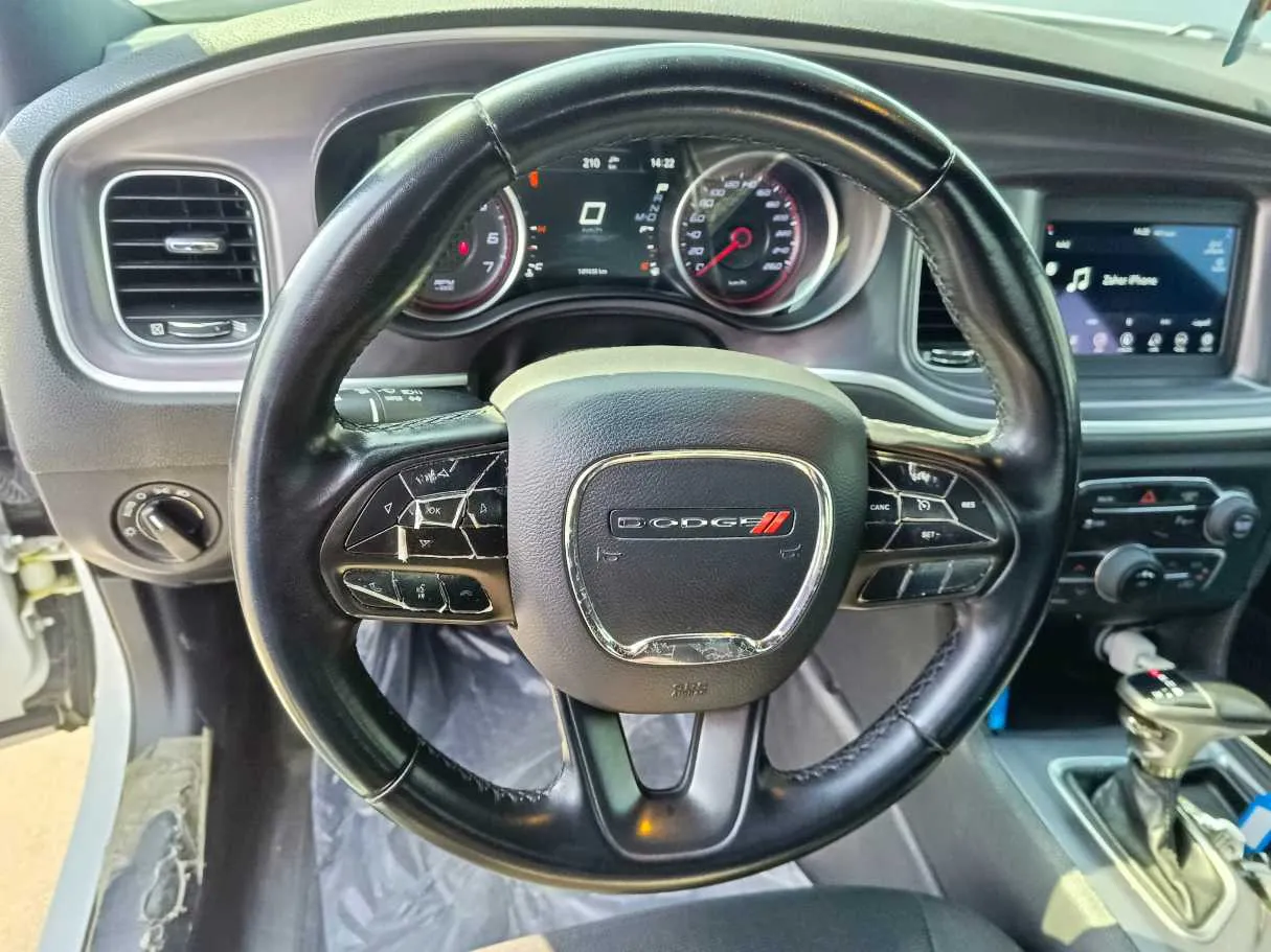 Car image 23