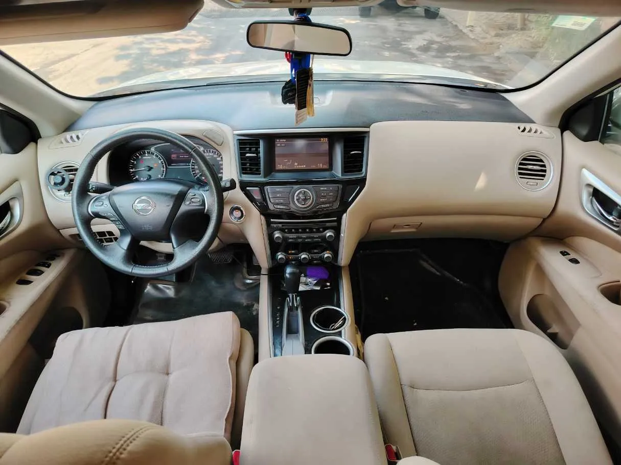 Car image 20