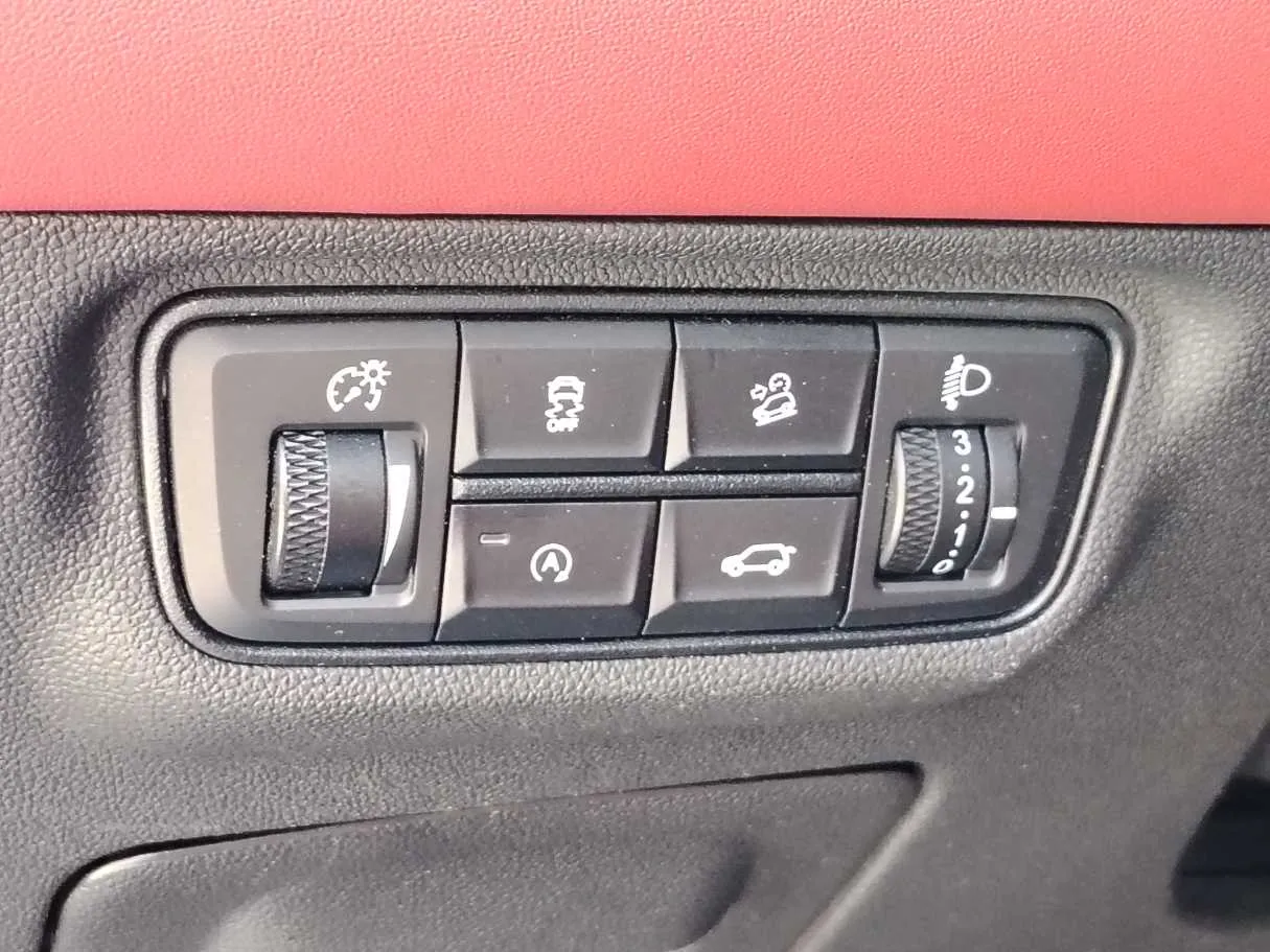 Car image 33