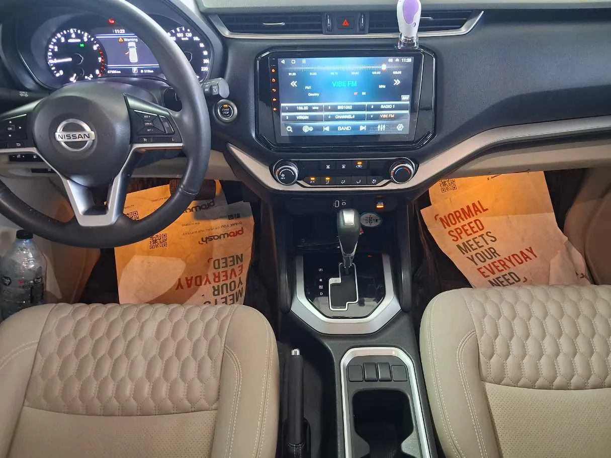 Car image 16
