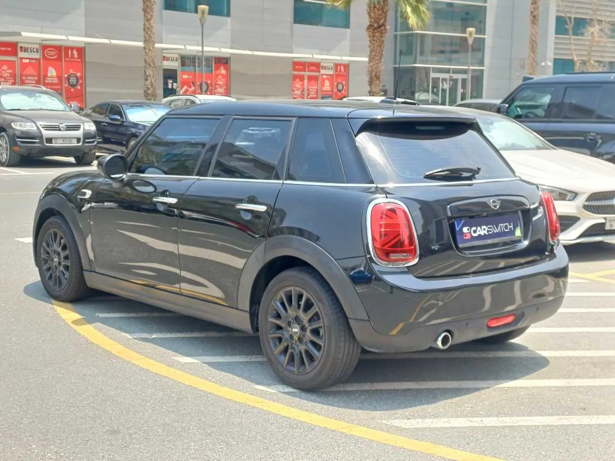 Car image 7
