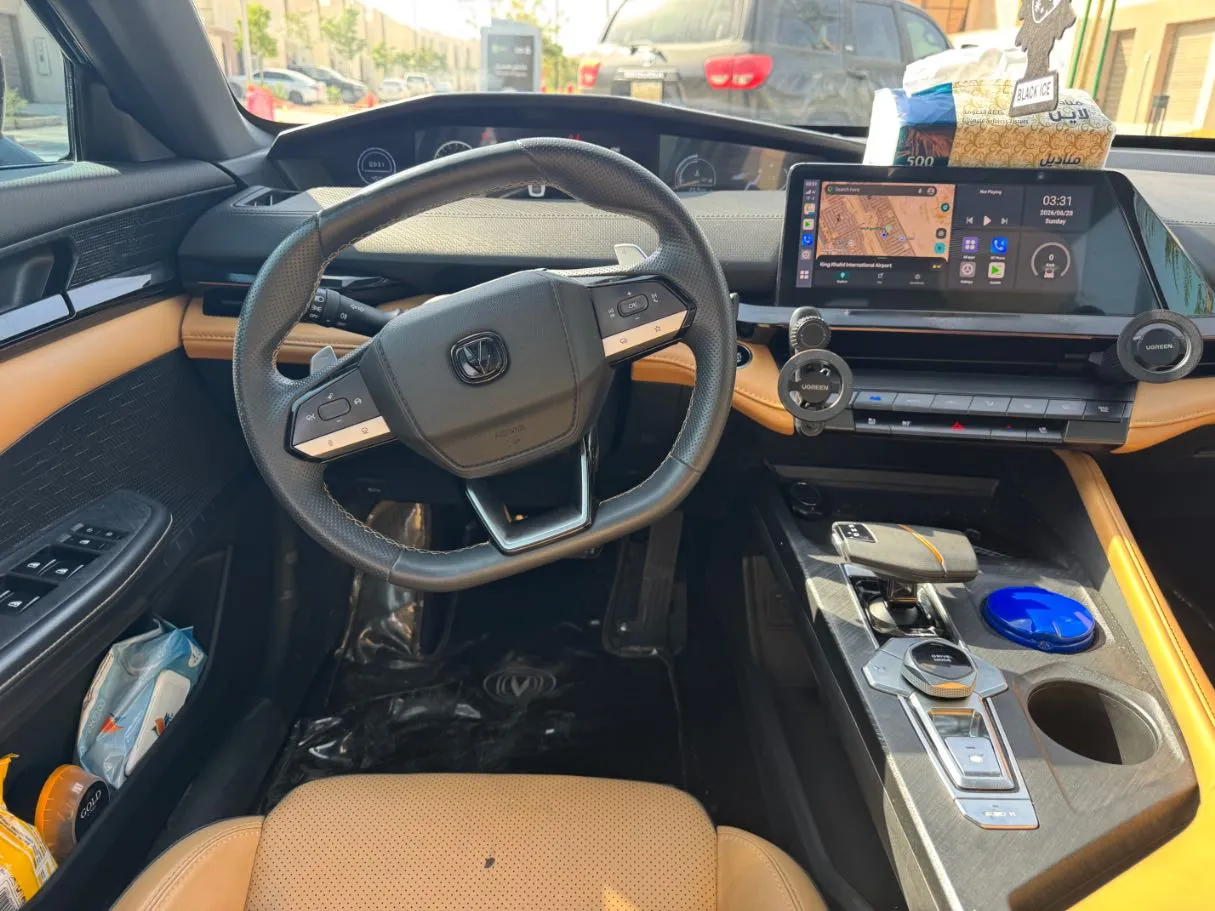 Car image 17