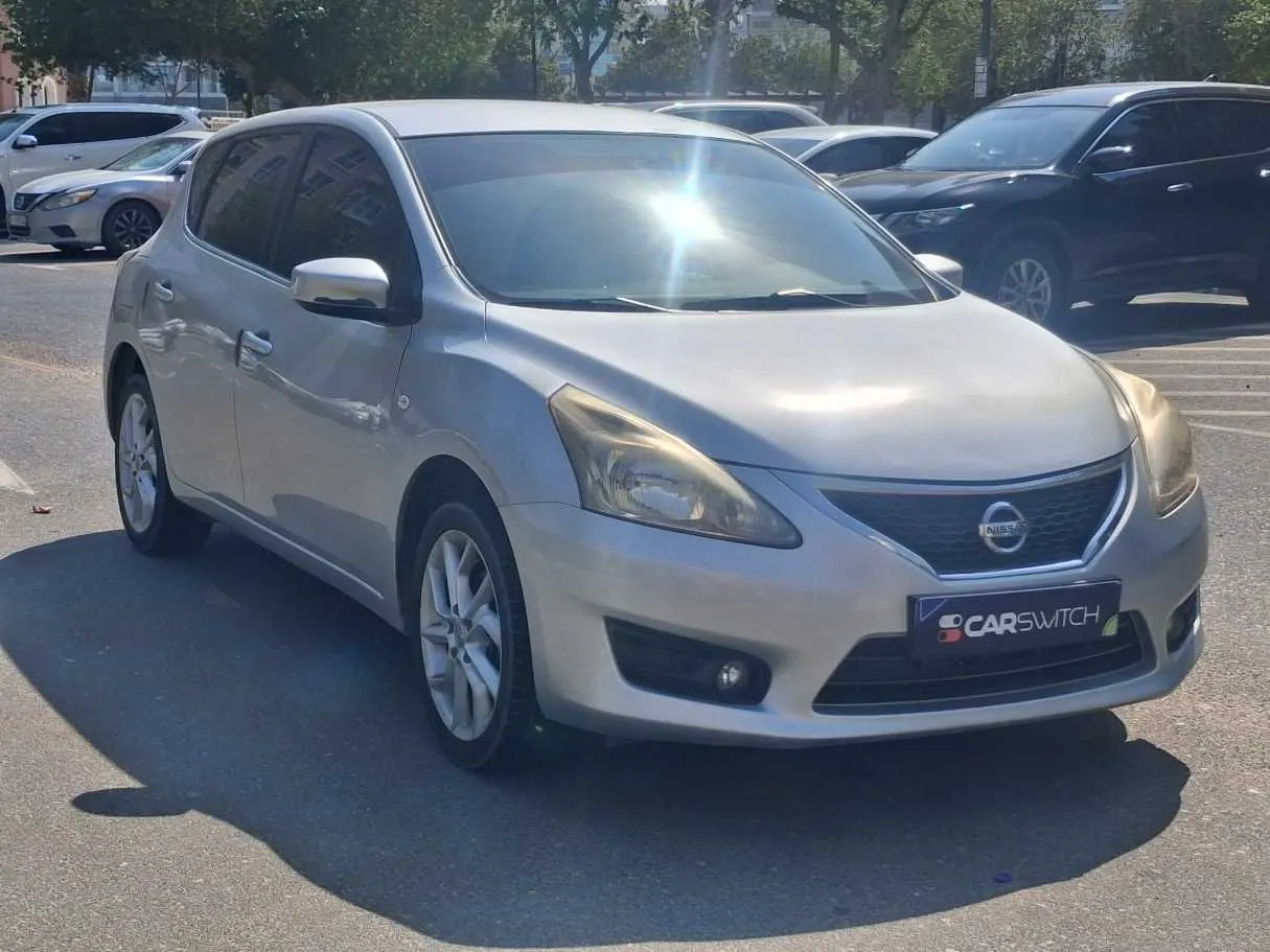 Car image 3