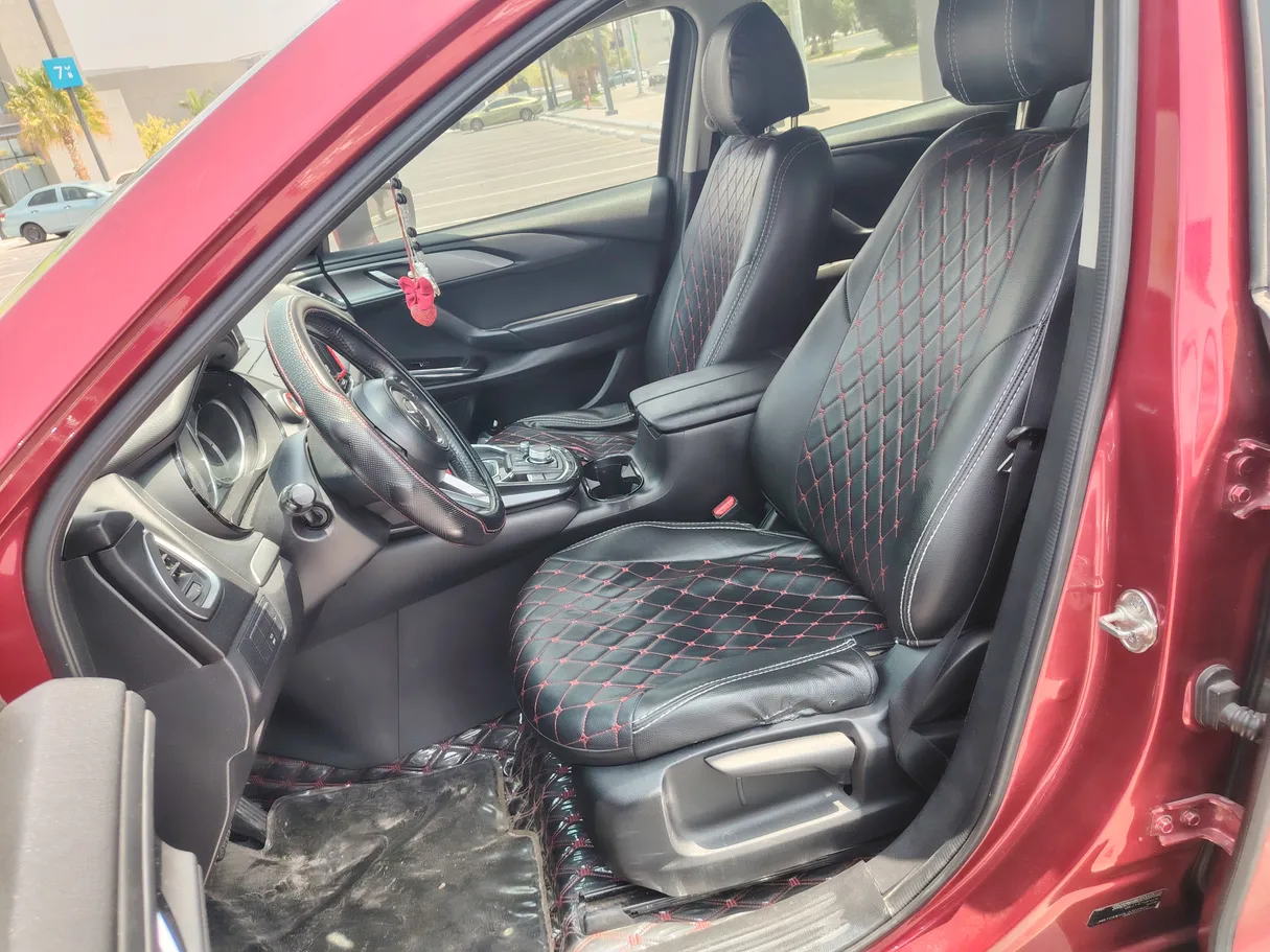 Car image 13
