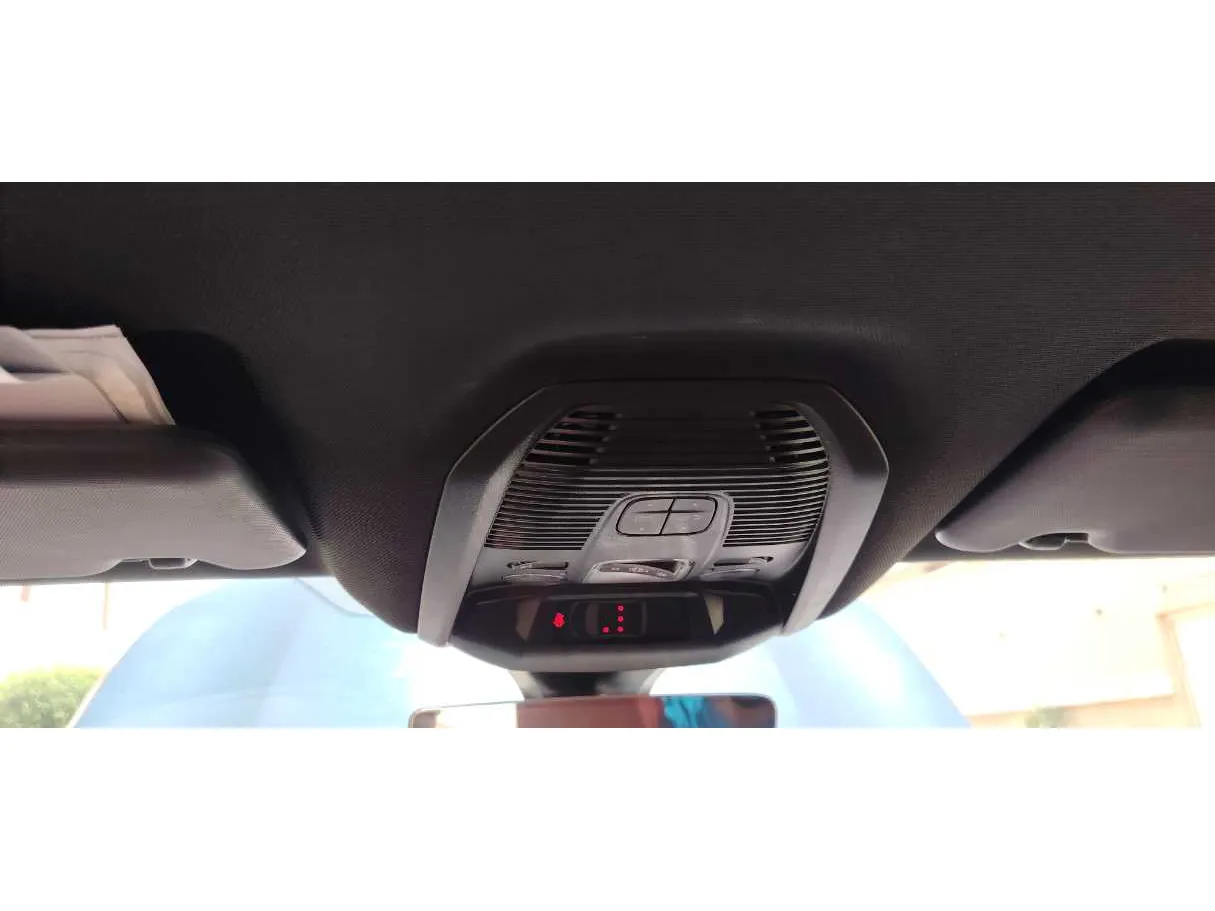 Car image 29