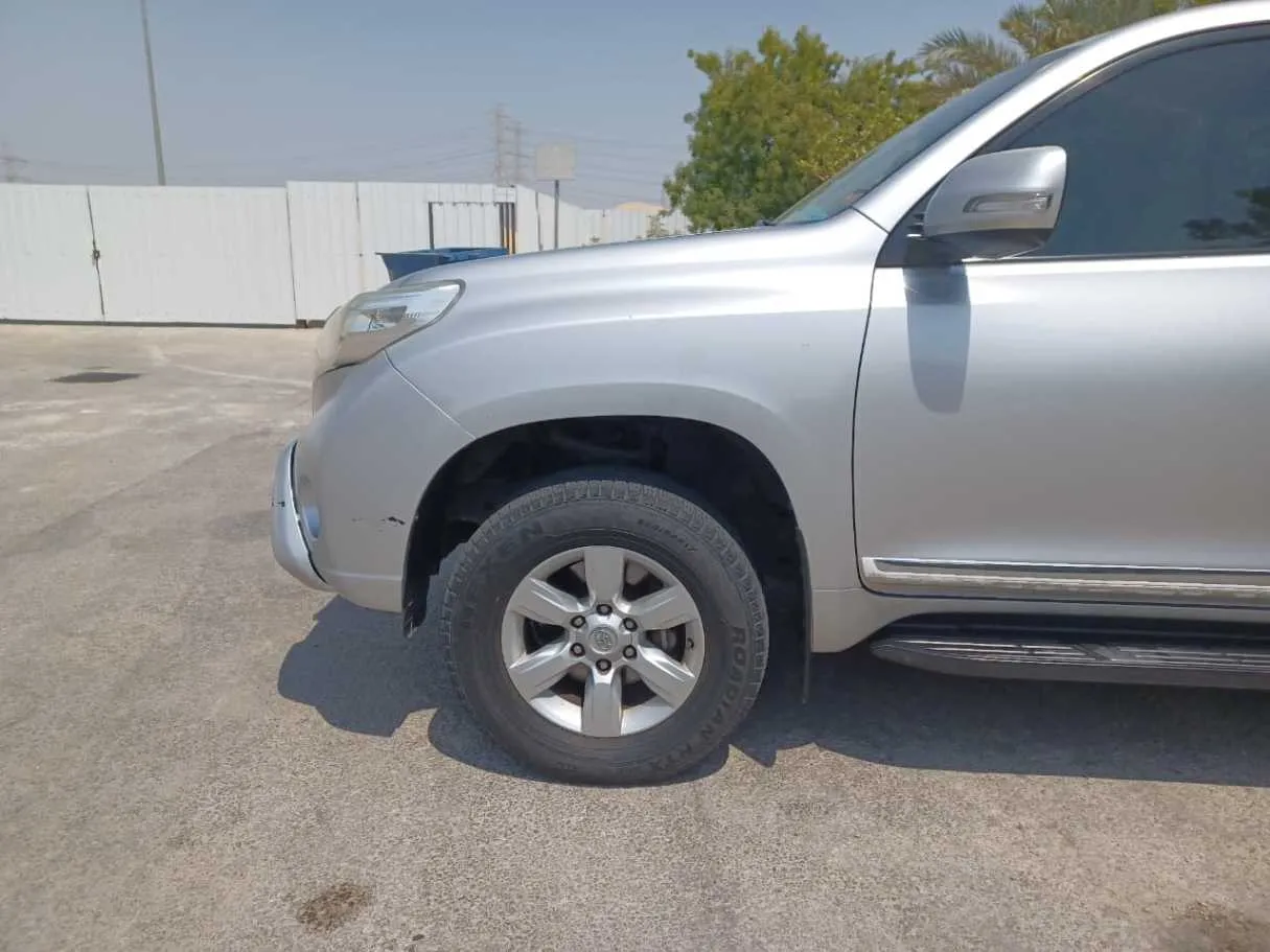 Car image 9