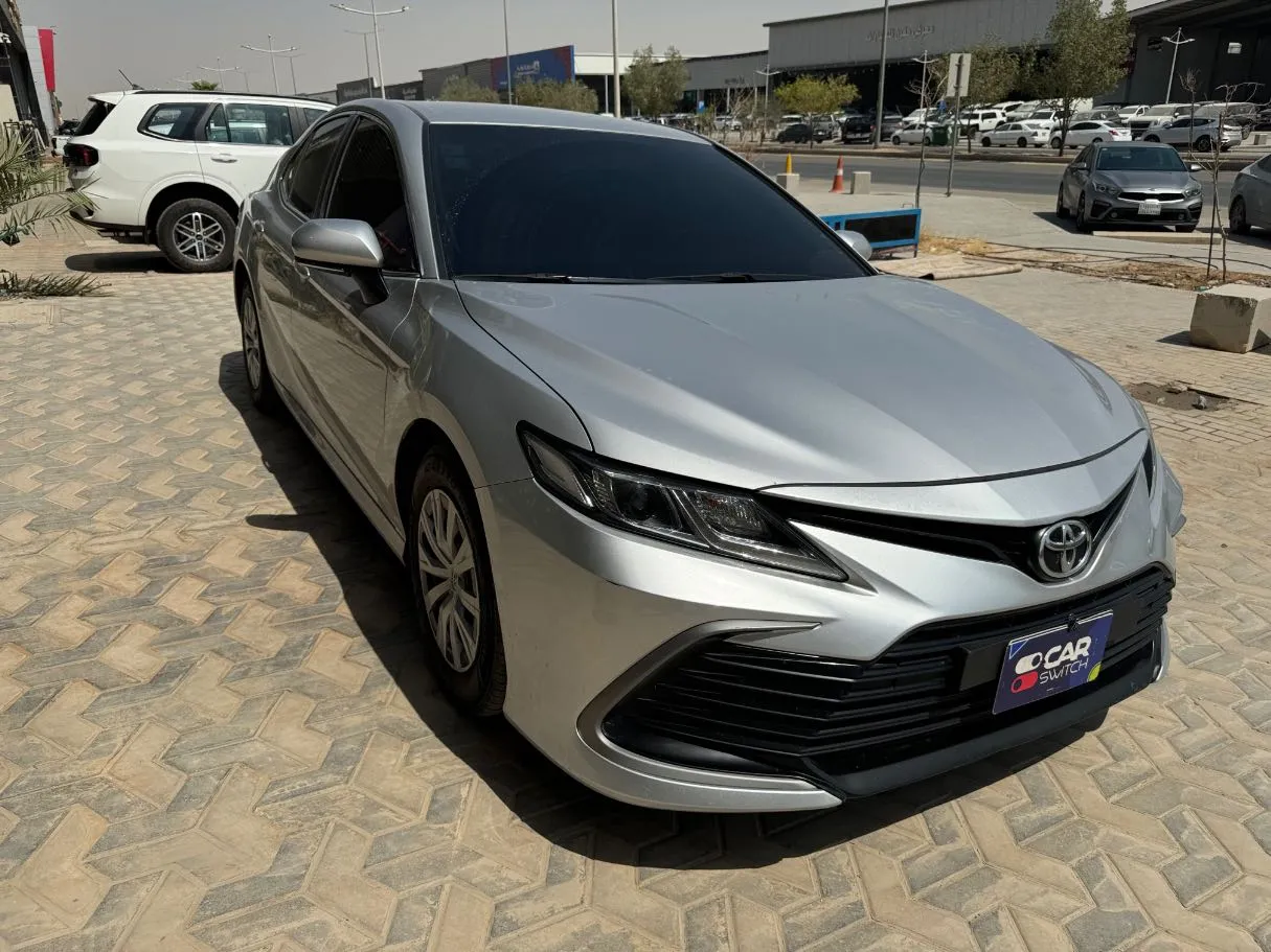 Car image 3