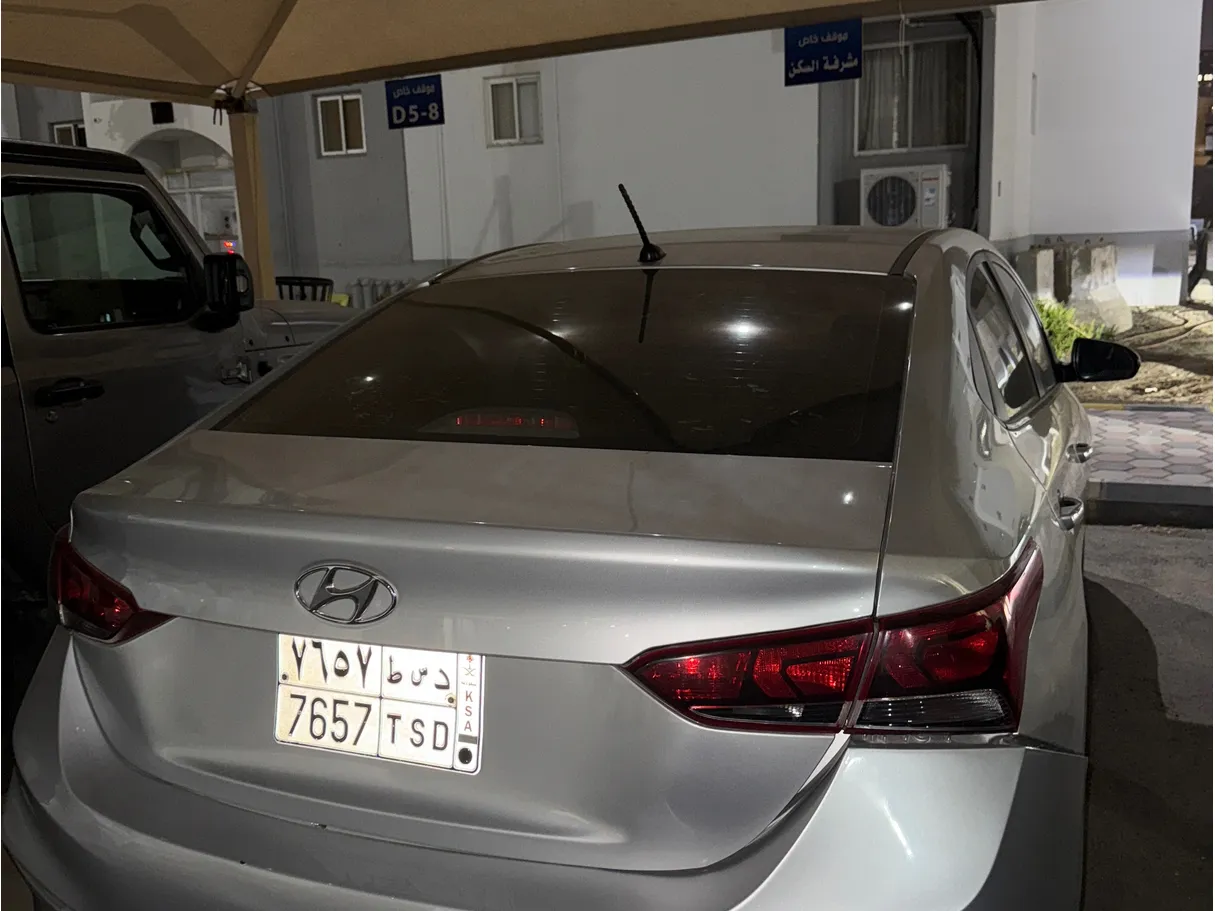 Car image 3