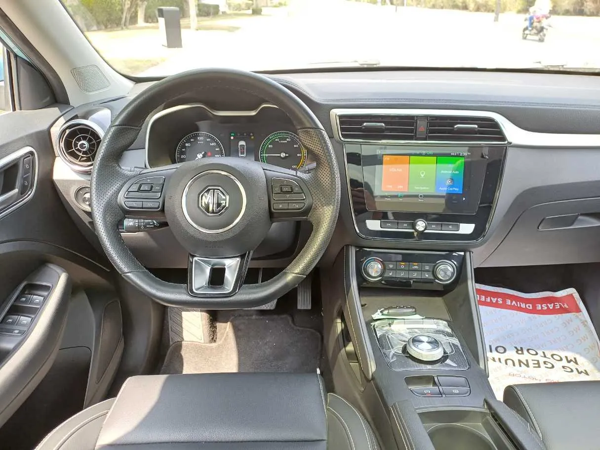 Car image 15