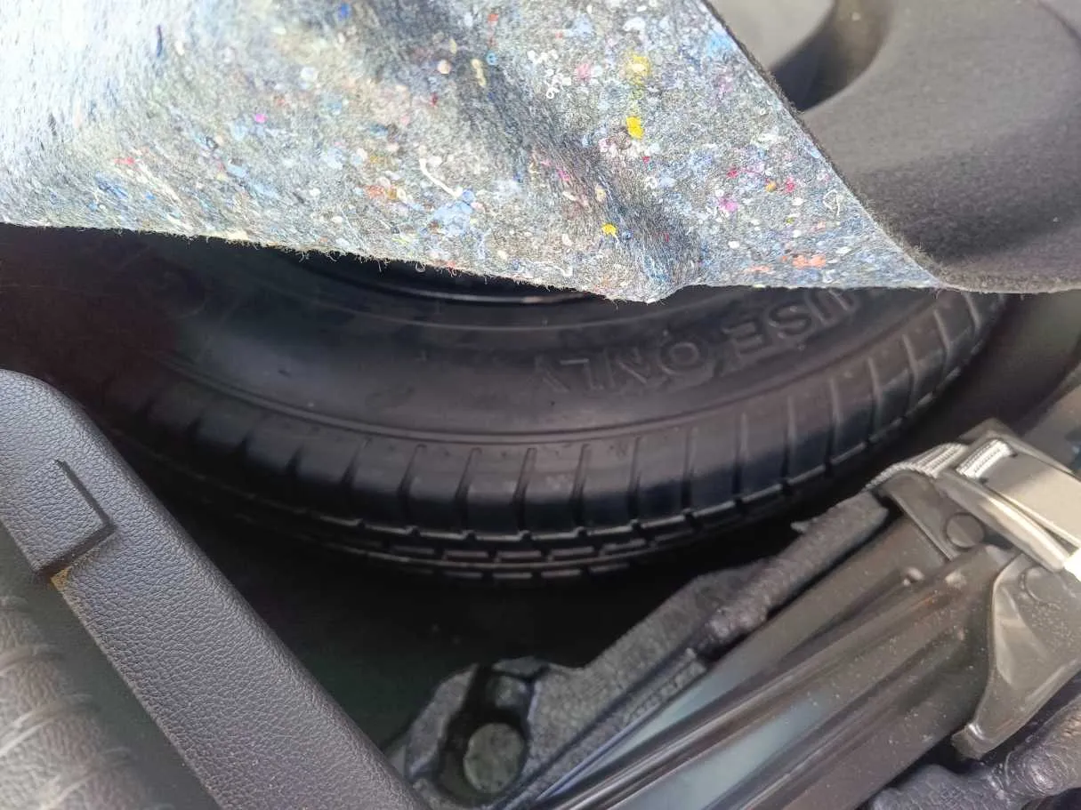 Car image 33