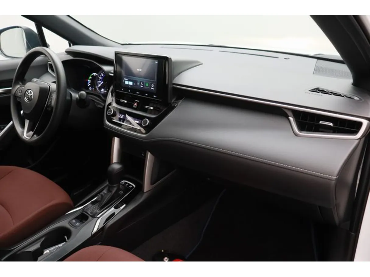 Car image 10