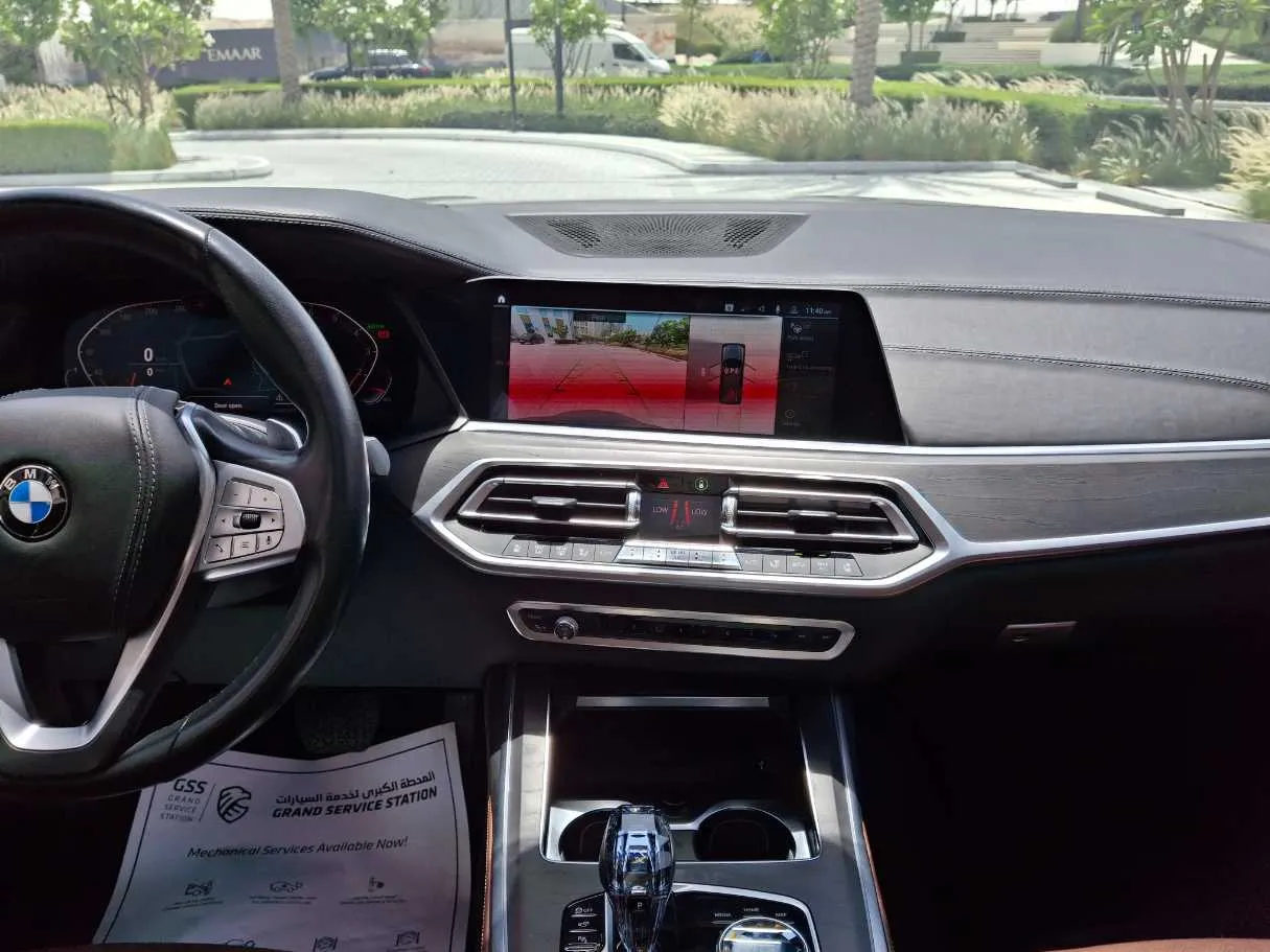 Car image 15