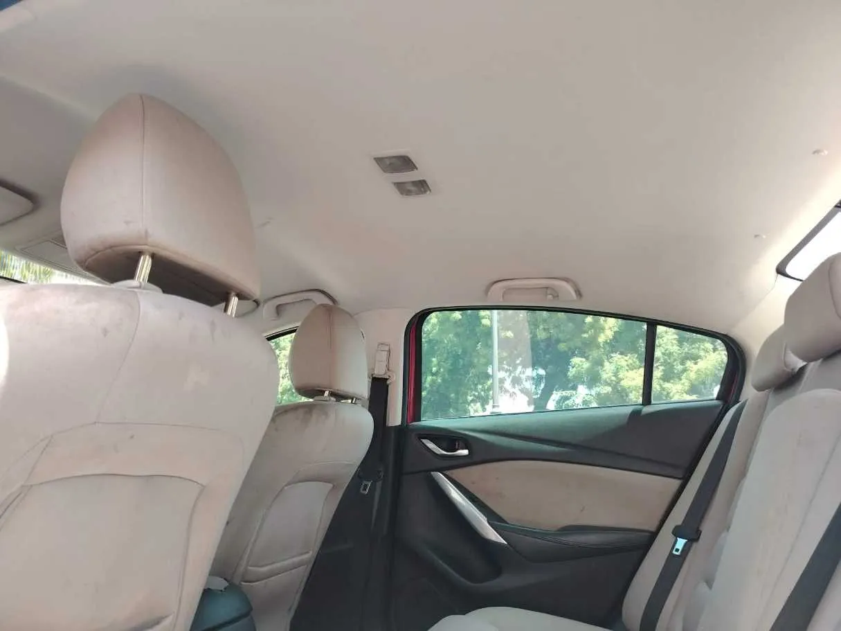 Car image 20