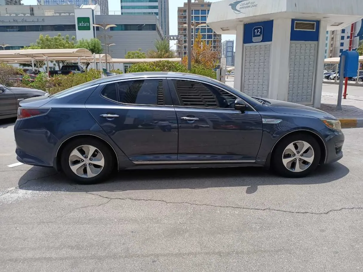 Car image 8