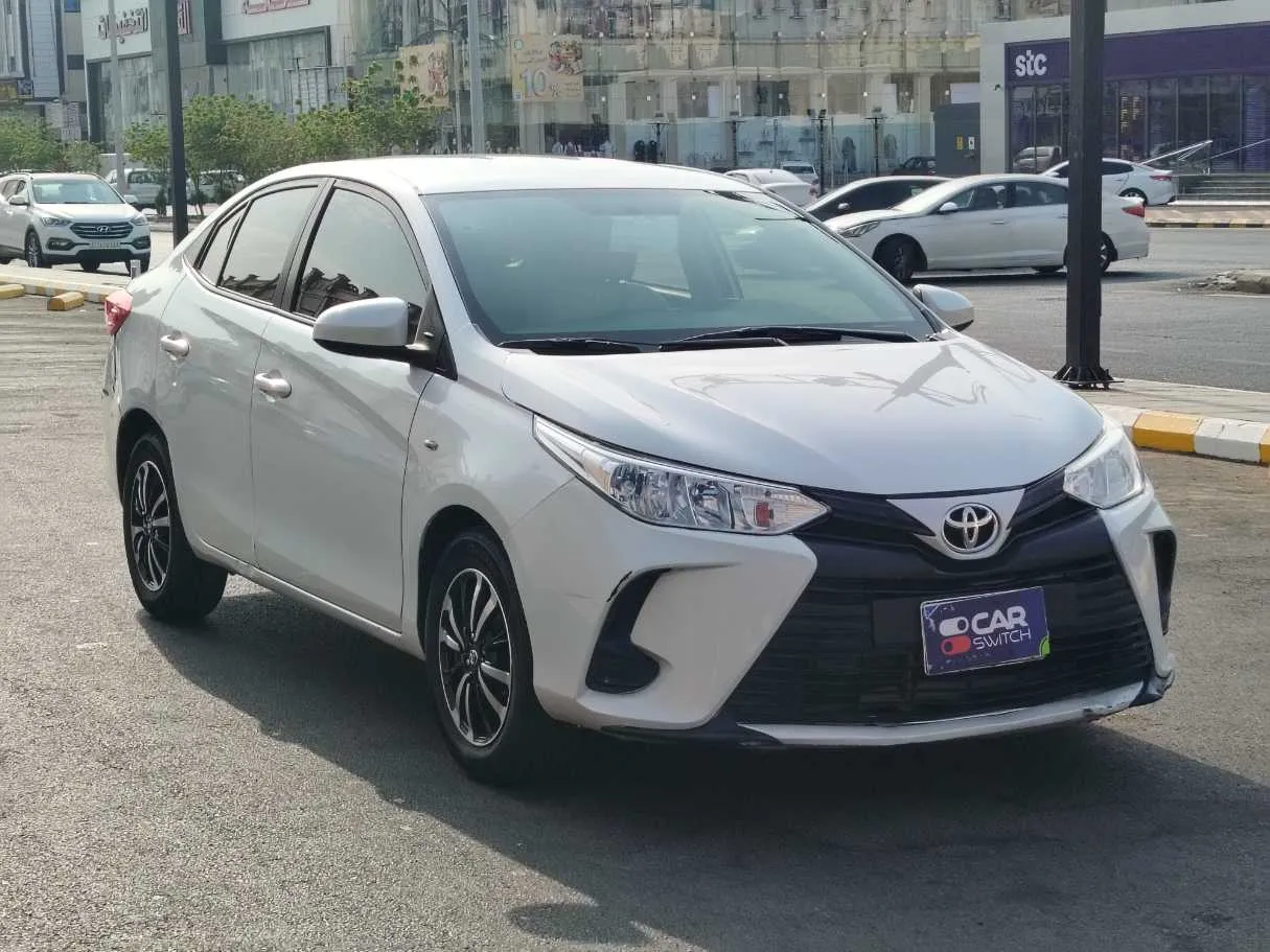 Car image 3