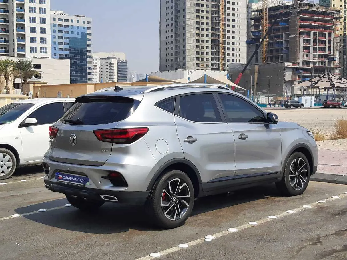 Car image 5